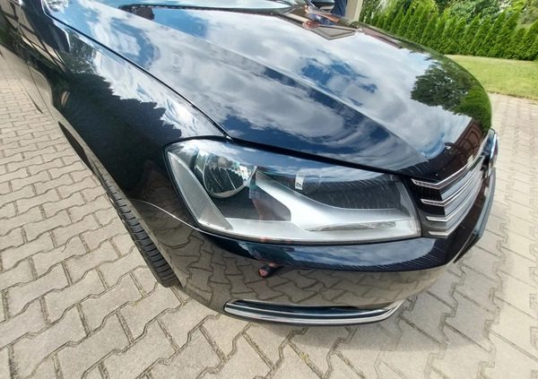 Volkswagen Passat cena 45000 przebieg: 161151, rok produkcji 2013 z Wrocław małe 137